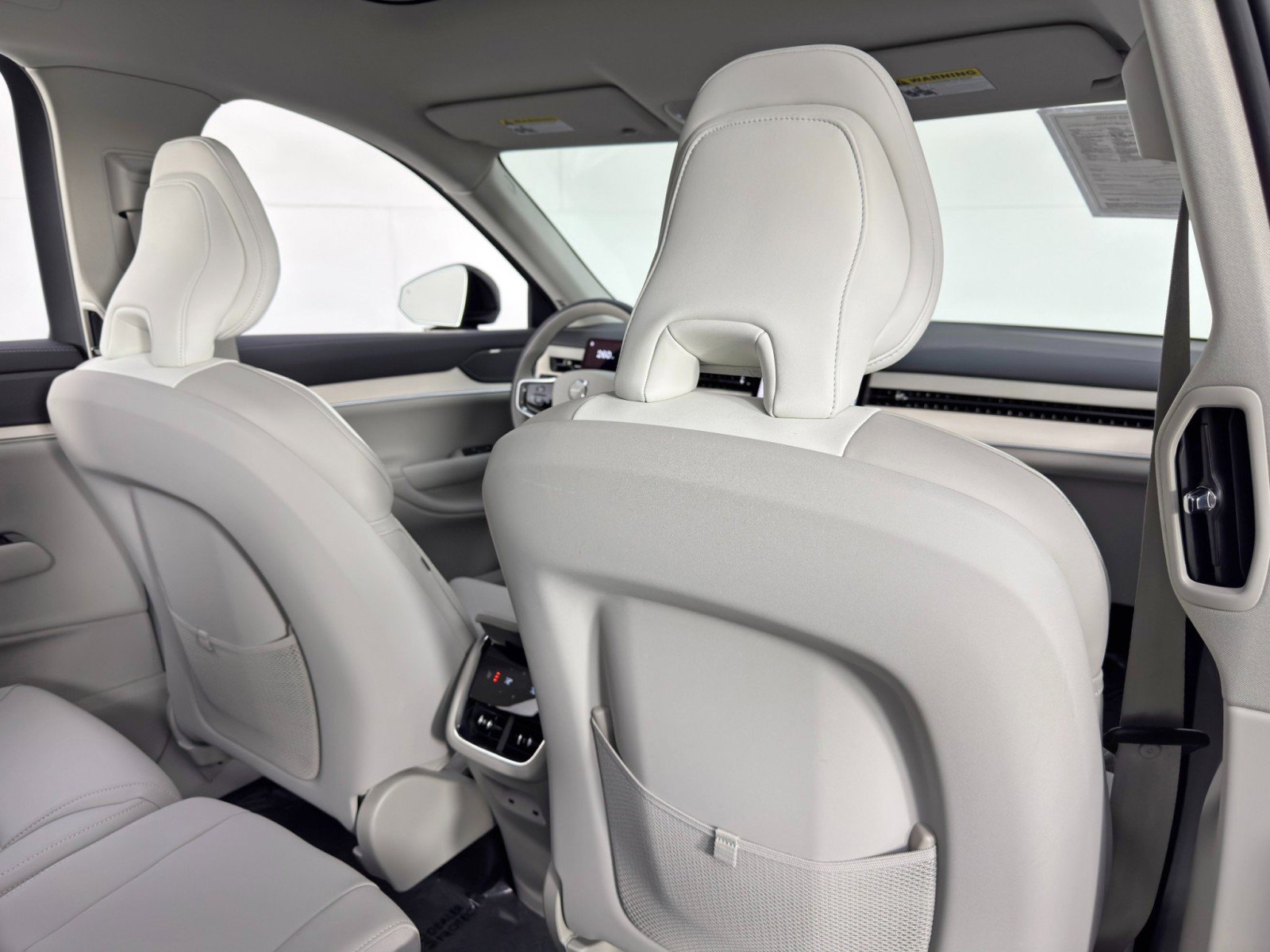 Used 2025 Volvo EX90 Ultra image 34