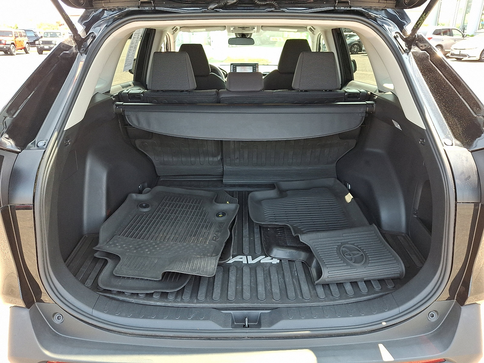 Certified 2021 Toyota RAV4 LE image 29