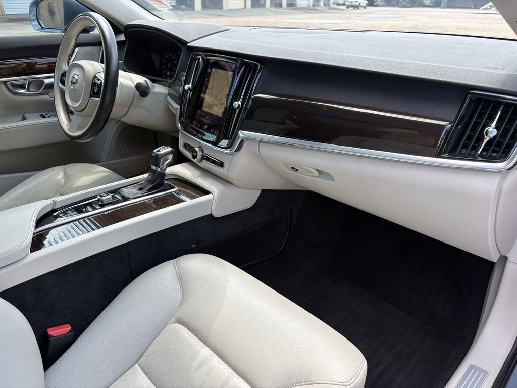 Used 2018 Volvo S90 T5 Momentum w/ Convenience Package FWD image 30