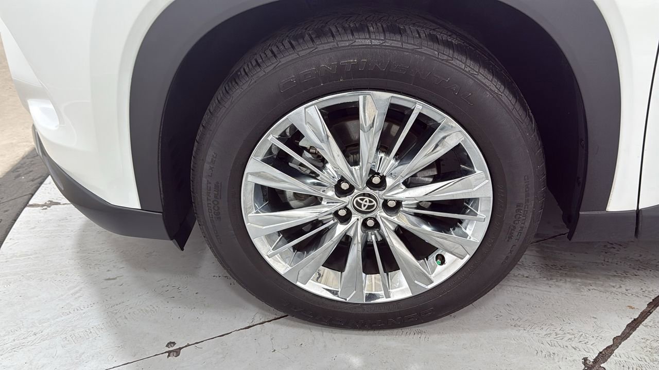 Certified 2024 Toyota Grand Highlander Platinum image 25