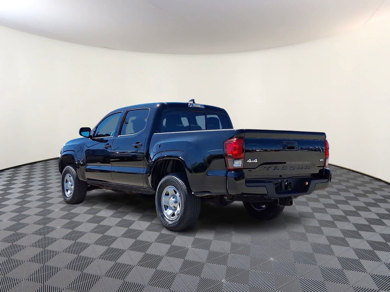 Certified 2023 Toyota Tacoma SR AWD/4WD image 9