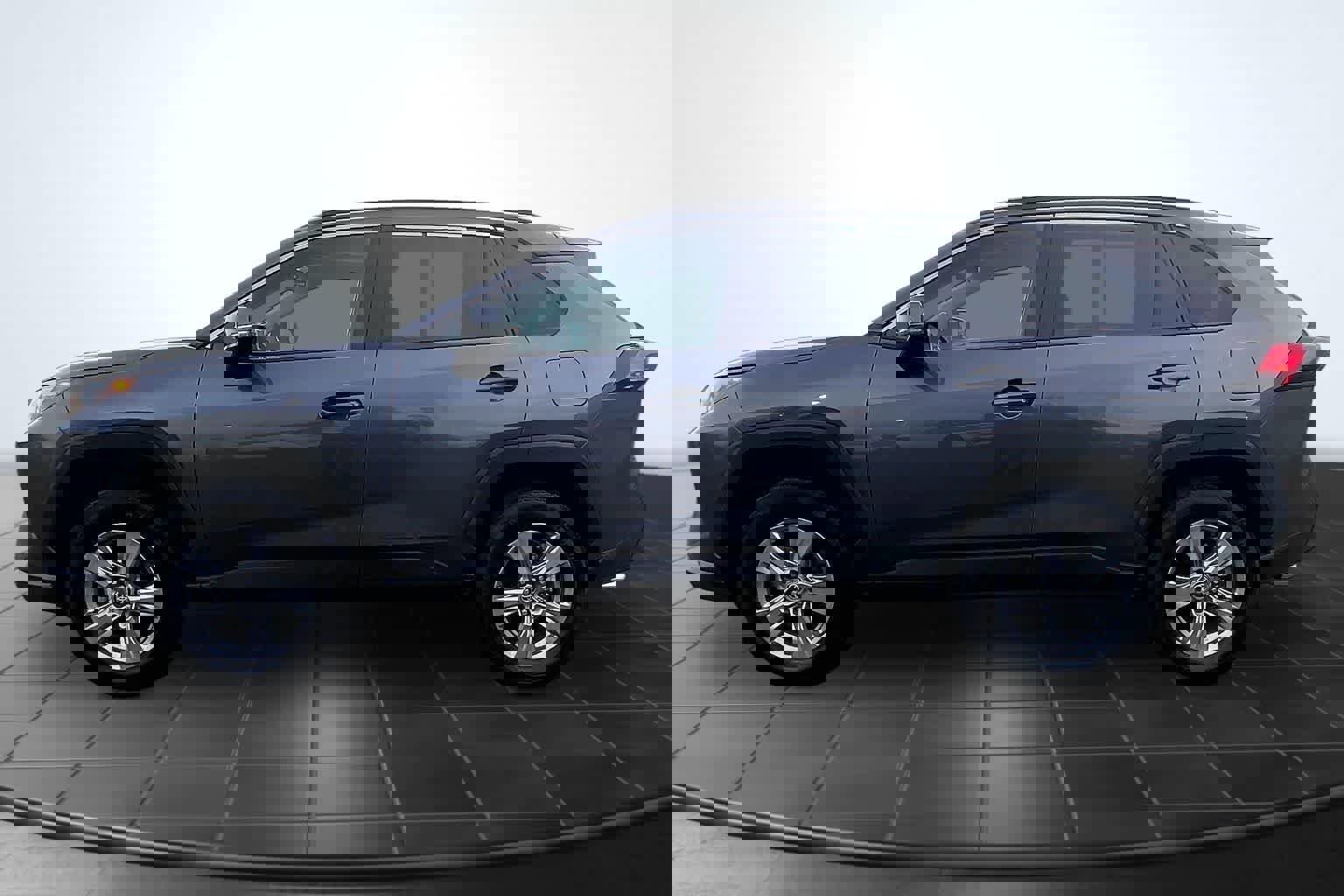 Used 2024 Toyota RAV4 XLE w/ Convenience Package image 3