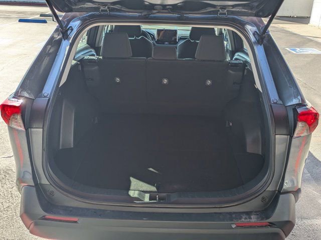 Used 2024 Toyota RAV4 LE AWD/4WD image 10