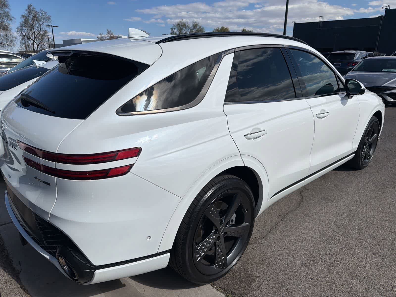 Used 2022 Genesis GV70 3.5T Sport w/ Sport Prestige Package AWD/4WD image 3