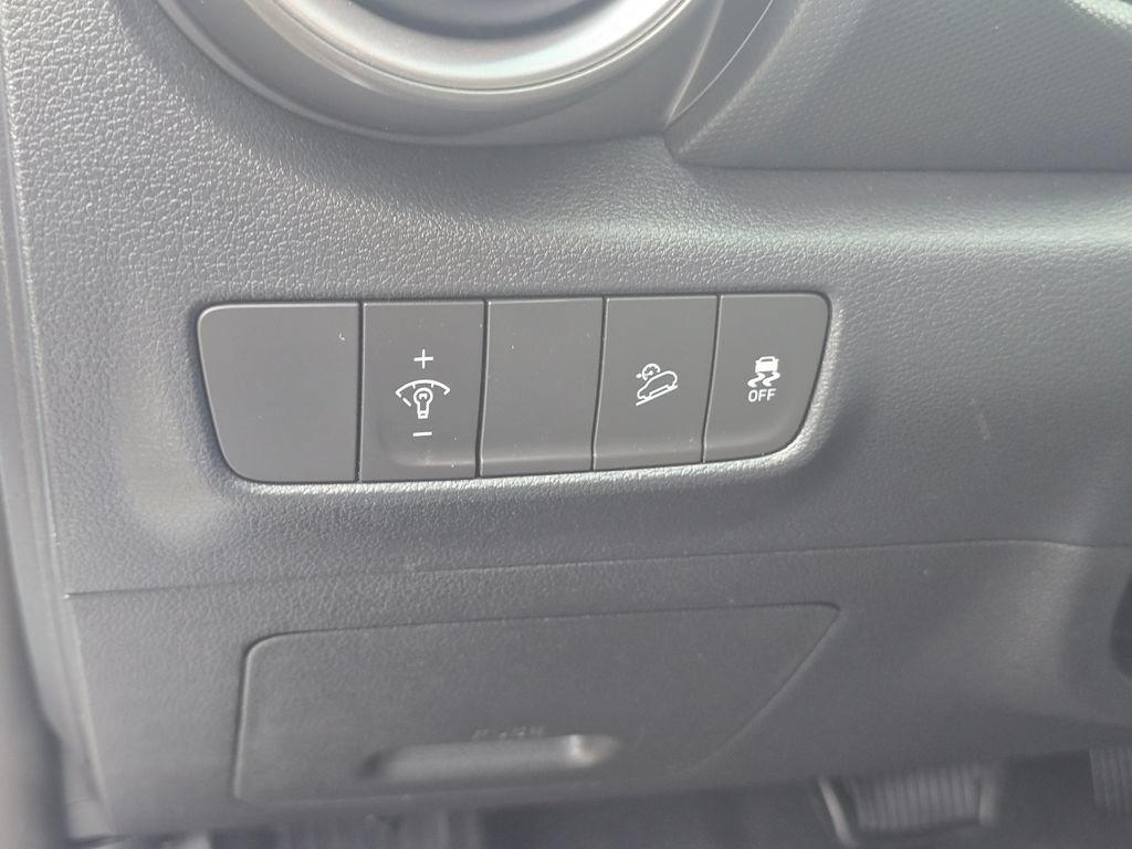 Used 2023 Hyundai Kona SE AWD/4WD image 26