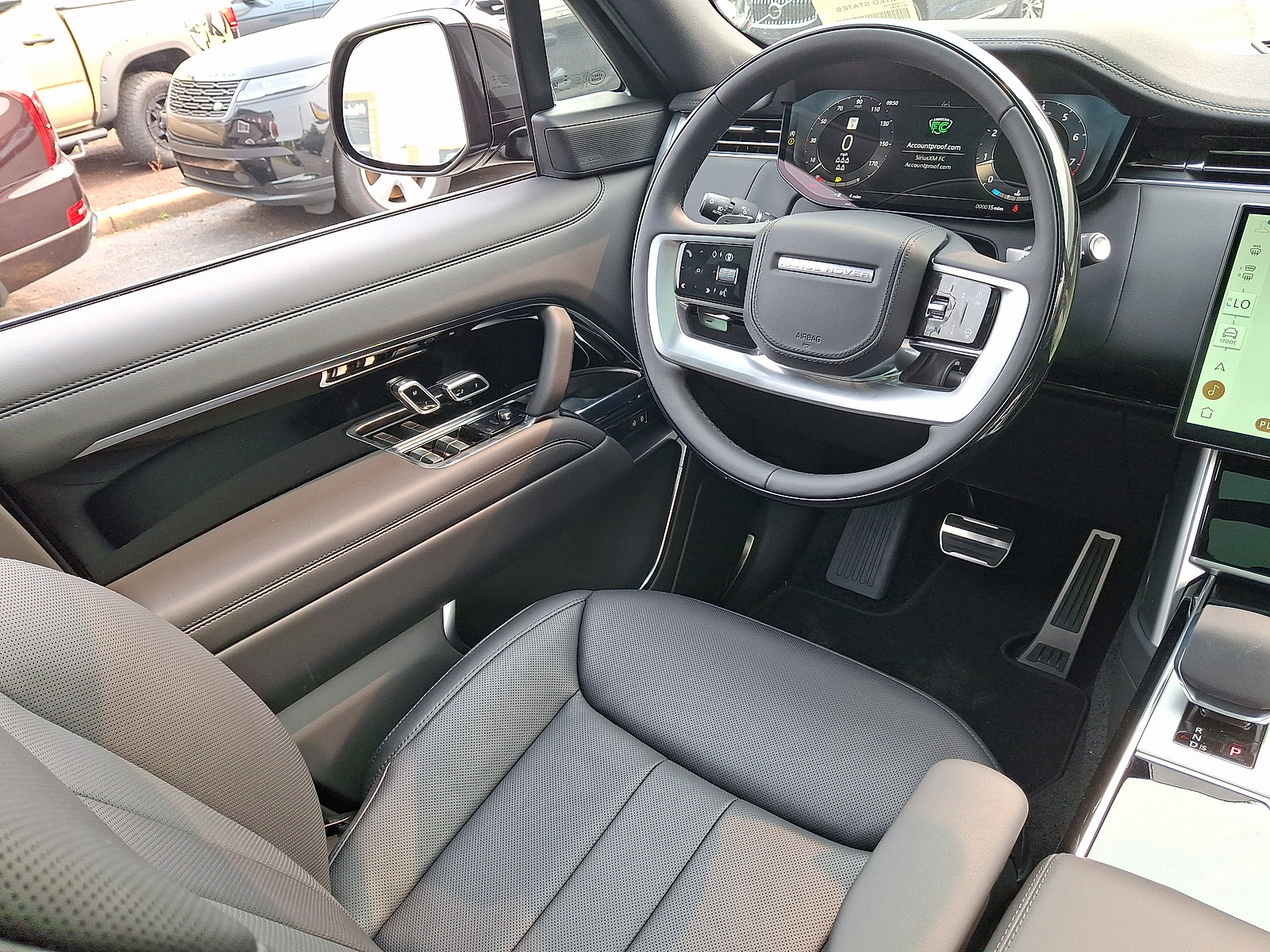New 2026 Land Rover Range Rover Long Wheelbase SE AWD/4WD image 12