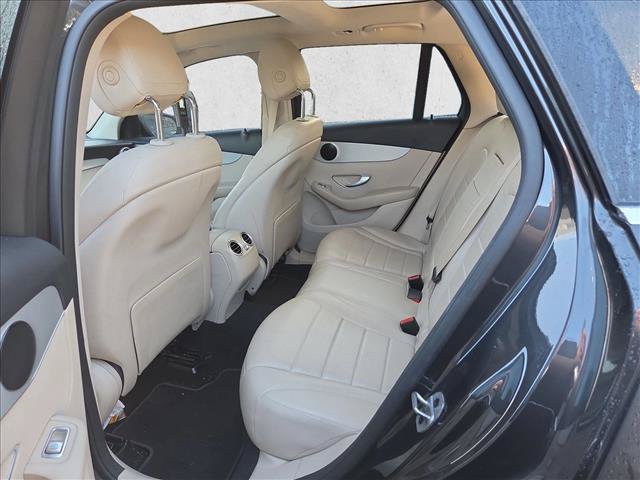 Used 2022 Mercedes-Benz GLC 300 image 10