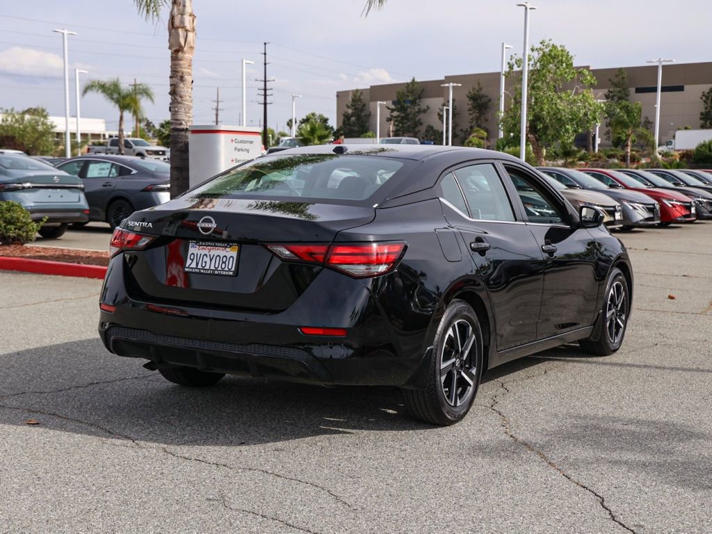 Used 2025 Nissan Sentra SV image 4