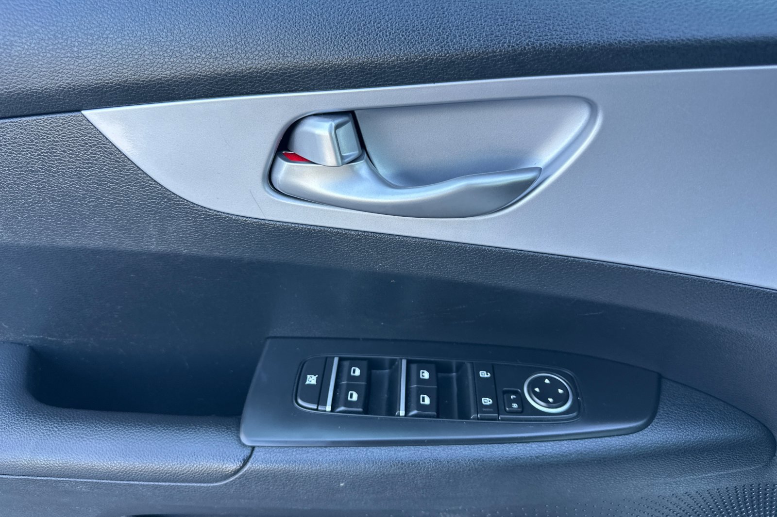 Used 2024 Kia Forte LXS image 11