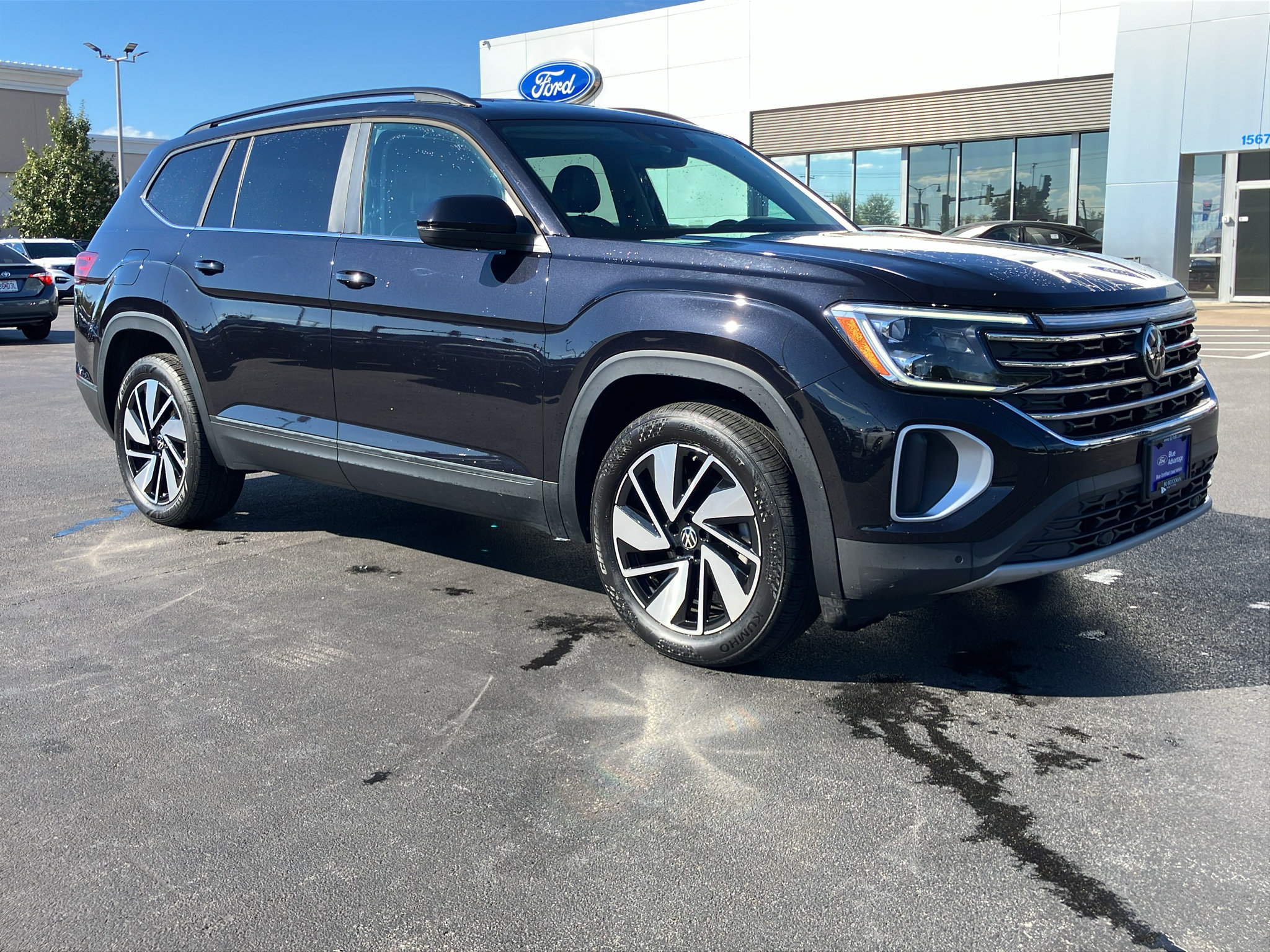 Used 2024 Volkswagen Atlas SE AWD/4WD image 8