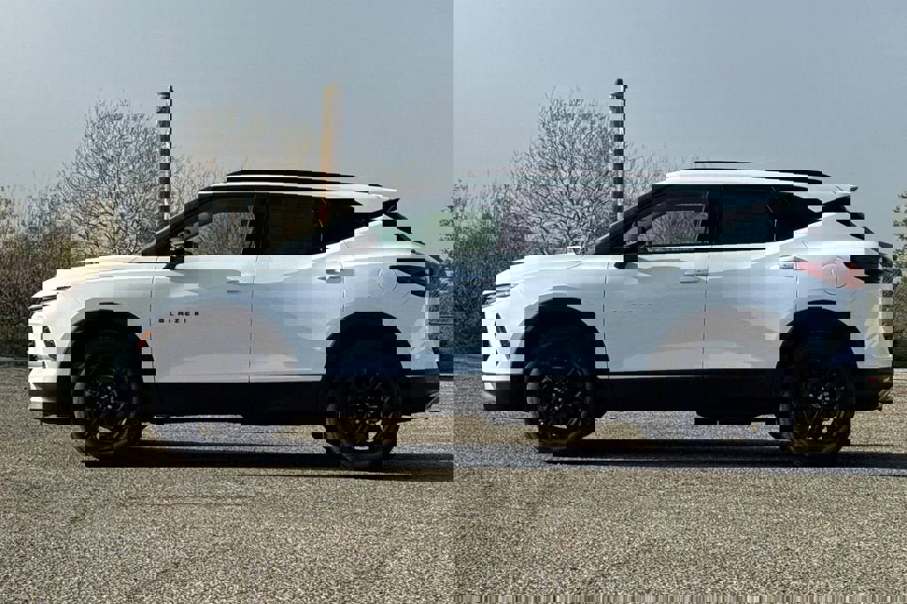 New 2026 Chevrolet Blazer LT w/ Midnight/Sport Edition image 7