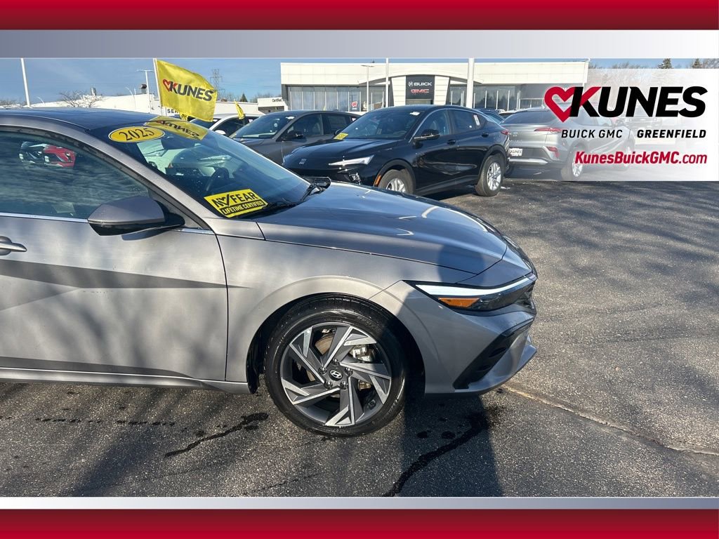 Used 2025 Hyundai Elantra Limited FWD image 13