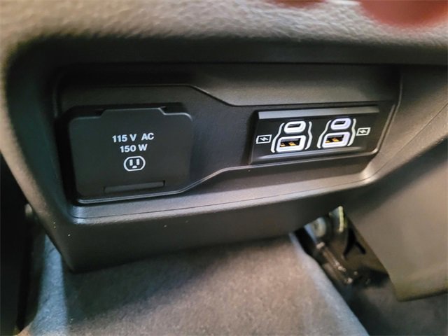 Used 2025 Jeep Grand Cherokee Altitude image 11