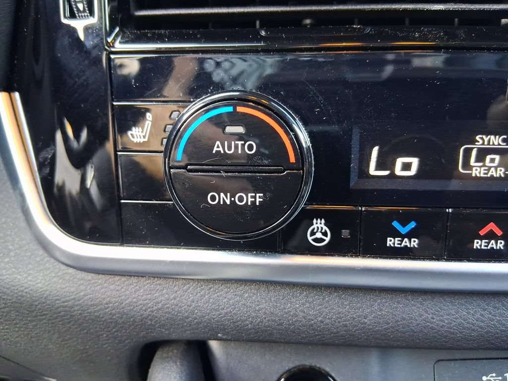 Used 2025 Nissan Rogue SL w/ SL Premium Package FWD image 30