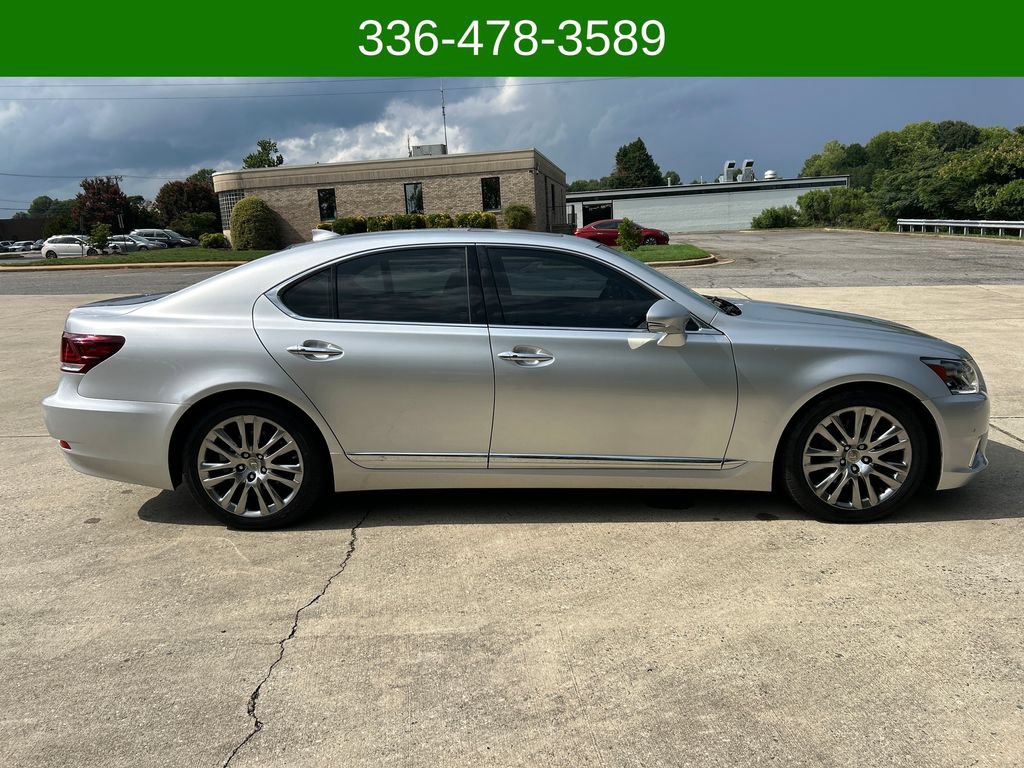 Used 2016 Lexus LS 460 w/ Comfort Package RWD image 6