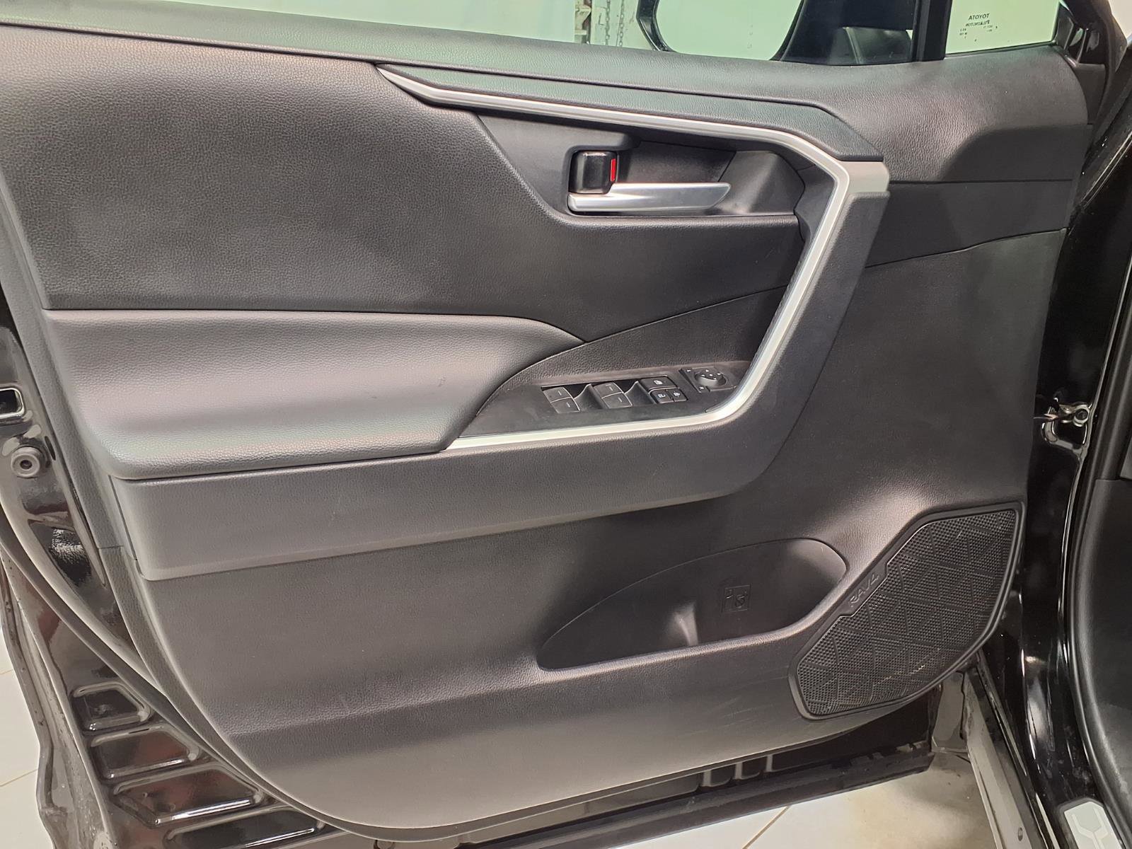 Used 2025 Toyota RAV4 XLE Premium FWD image 26