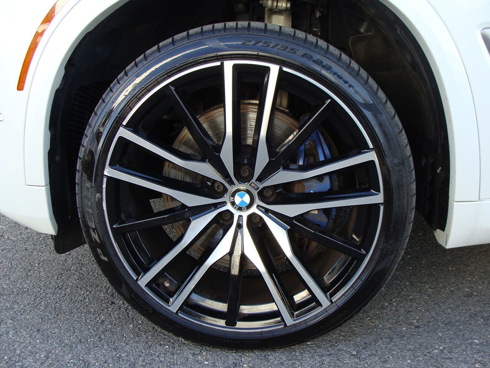 Used 2021 BMW X5 M50i w/ Executive Package image 37