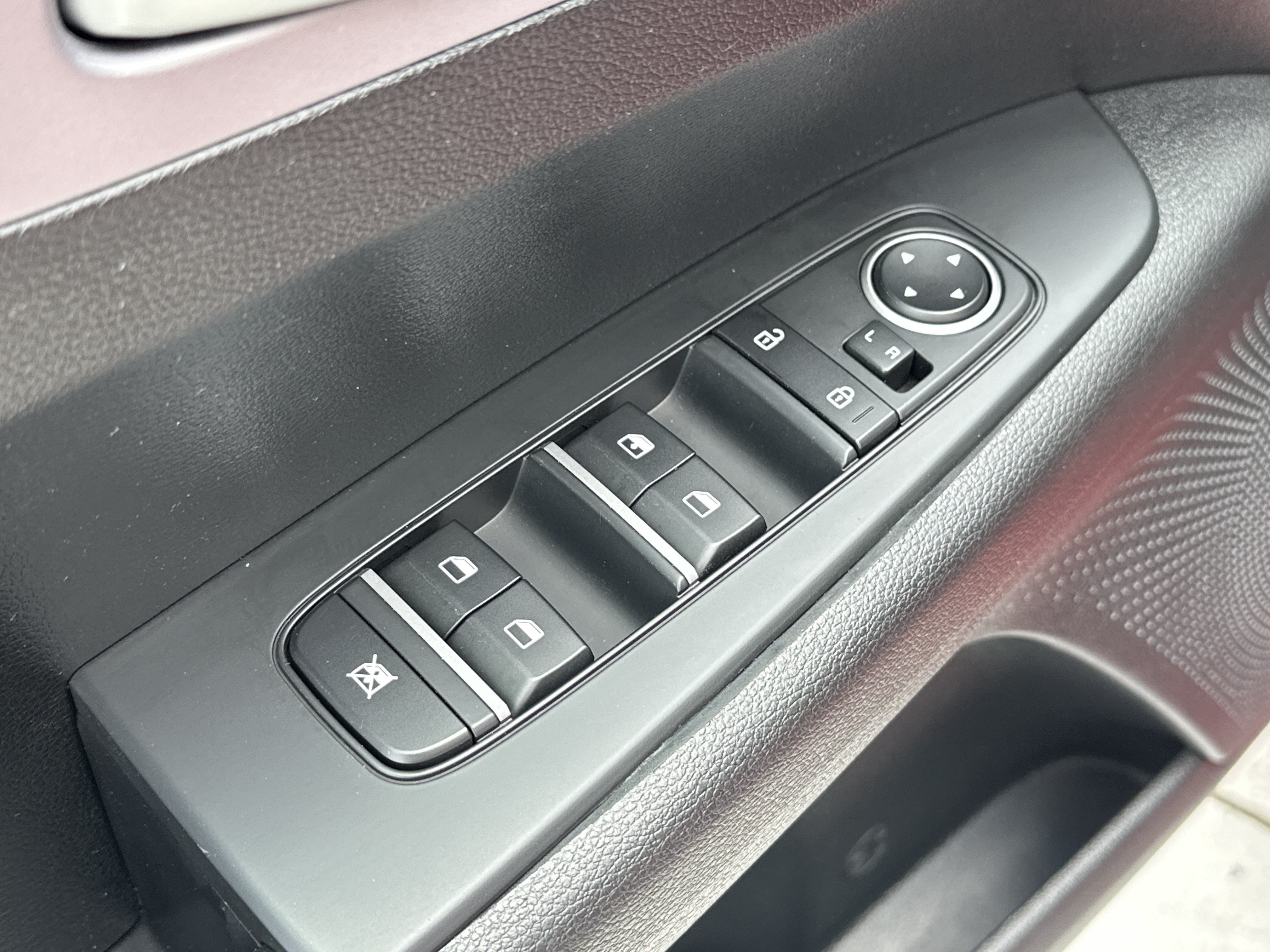Used 2024 Kia Forte LXS w/ LXS Technology Package FWD image 15
