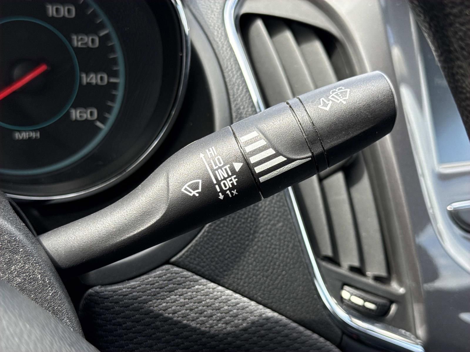 Used 2018 Chevrolet Cruze LT w/ Convenience Package image 17