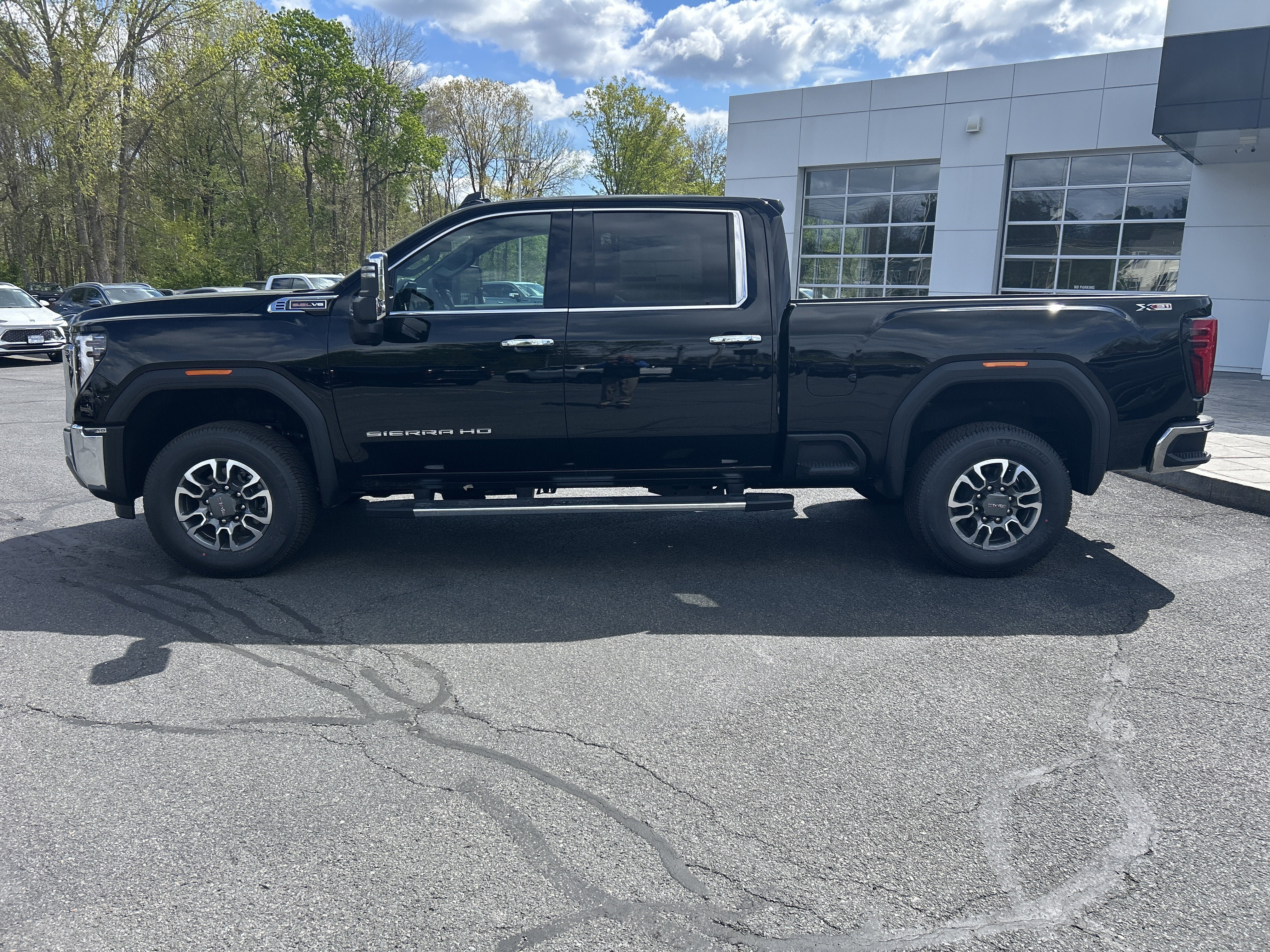 New 2026 GMC Sierra 2500 SLT w/ SLT Premium Package AWD/4WD image 2