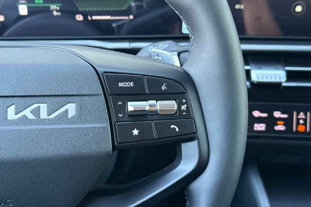 New 2027 Kia Sportage LX FWD image 29