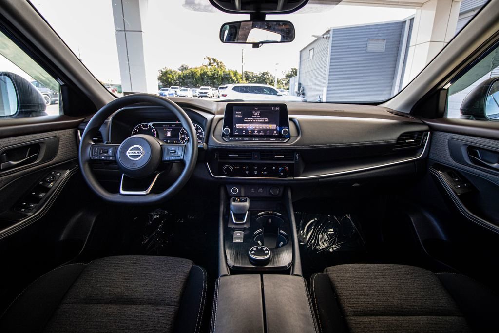 Used 2021 Nissan Rogue S image 28