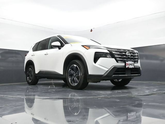 Used 2024 Nissan Rogue SV FWD image 47