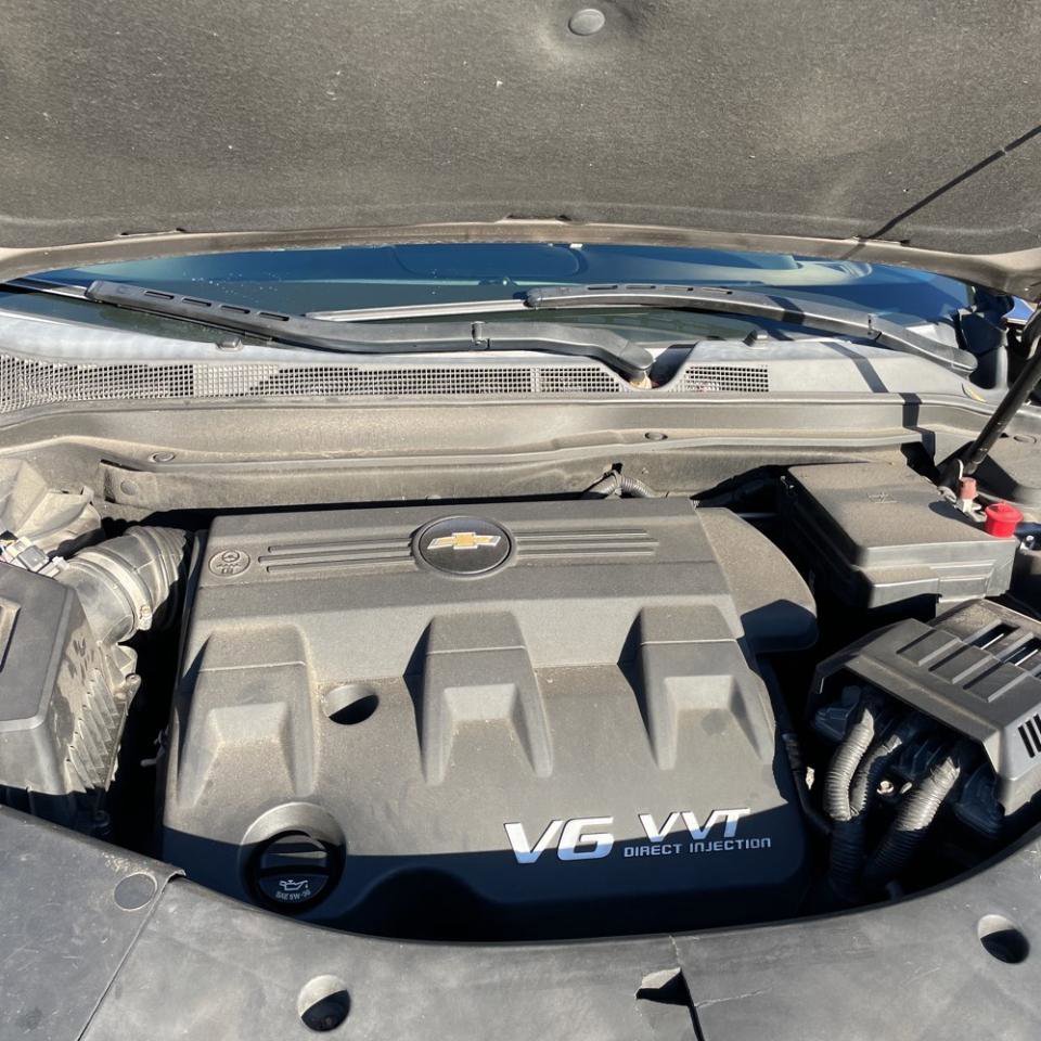 Used 2011 Chevrolet Equinox LT w/ Chrome Appearance Package image 32