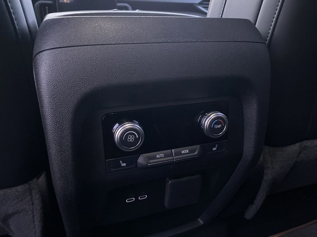New 2026 GMC Acadia AT4 w/ Luxury Package image 36
