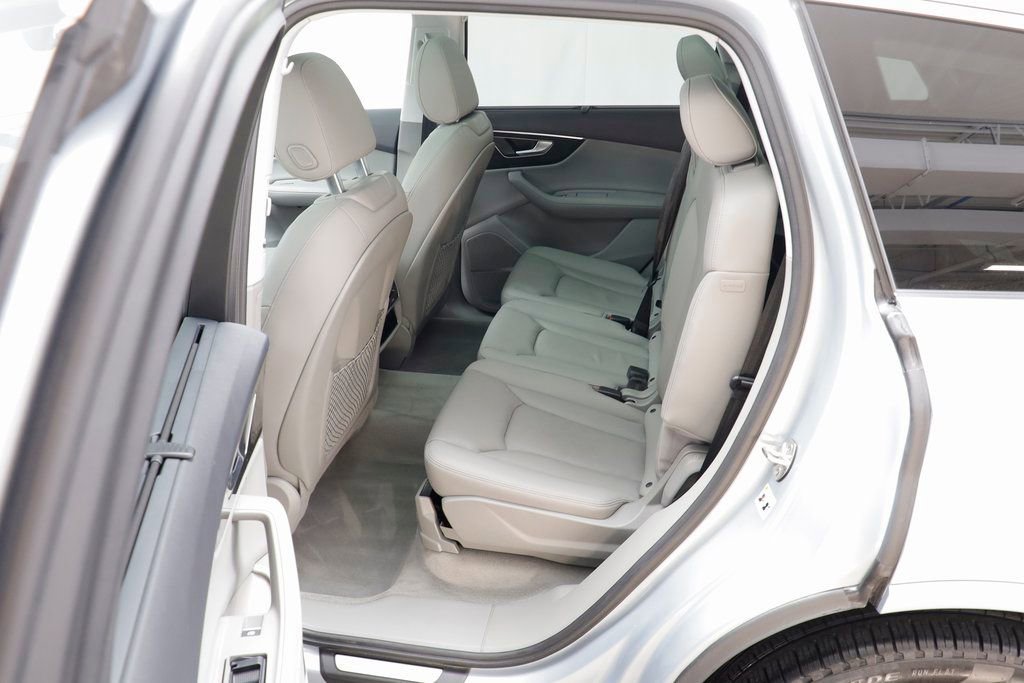 Used 2023 Audi Q7 3.0T Prestige image 16