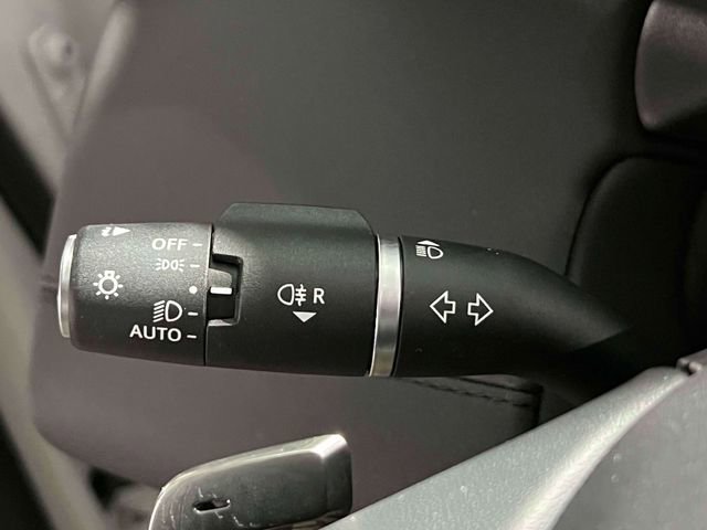 Used 2023 Land Rover Range Rover Evoque R-Dynamic SE image 28