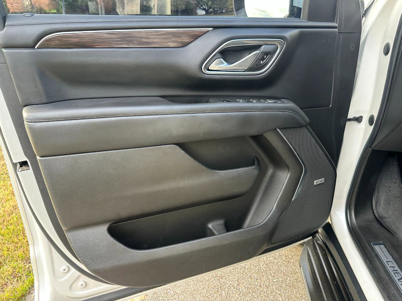 Used 2022 Chevrolet Tahoe LT w/ Luxury Package image 9