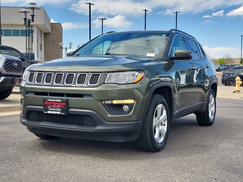 Used 2018 Jeep Compass Latitude w/ Cold Weather Group AWD/4WD image 7