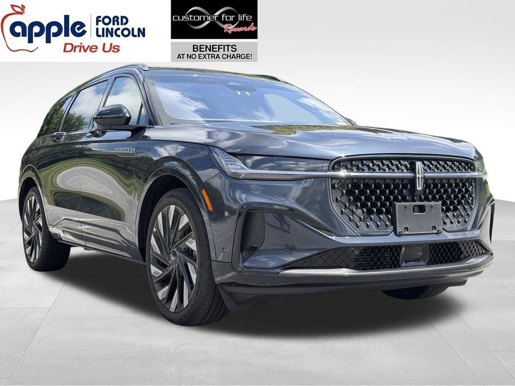 Certified 2024 Lincoln Nautilus Reserve w/ Equipment Group 203A AWD/4WD image 1