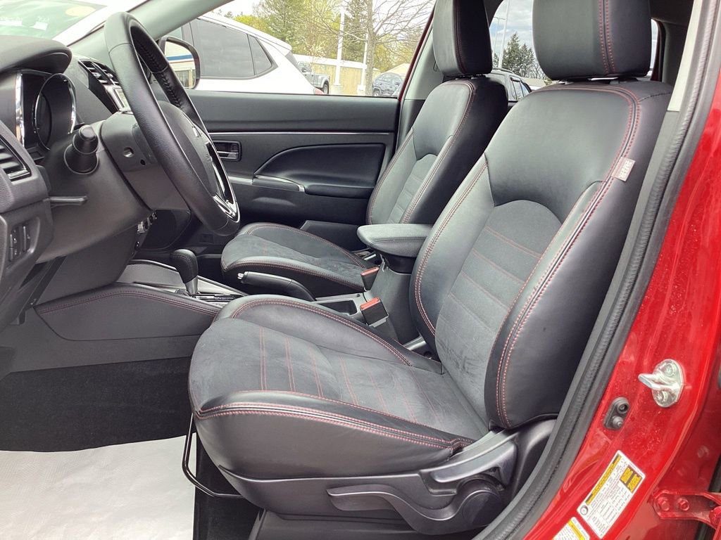 Used 2025 Mitsubishi Outlander Sport AWD image 17
