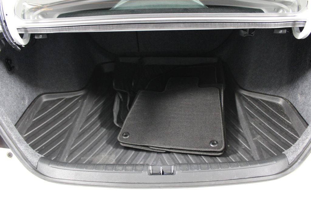 Used 2019 Honda Accord Touring image 16