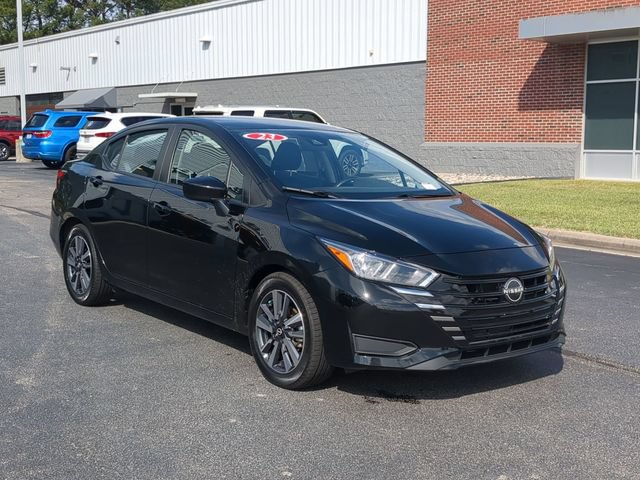 Used 2023 Nissan Versa SV FWD image 1