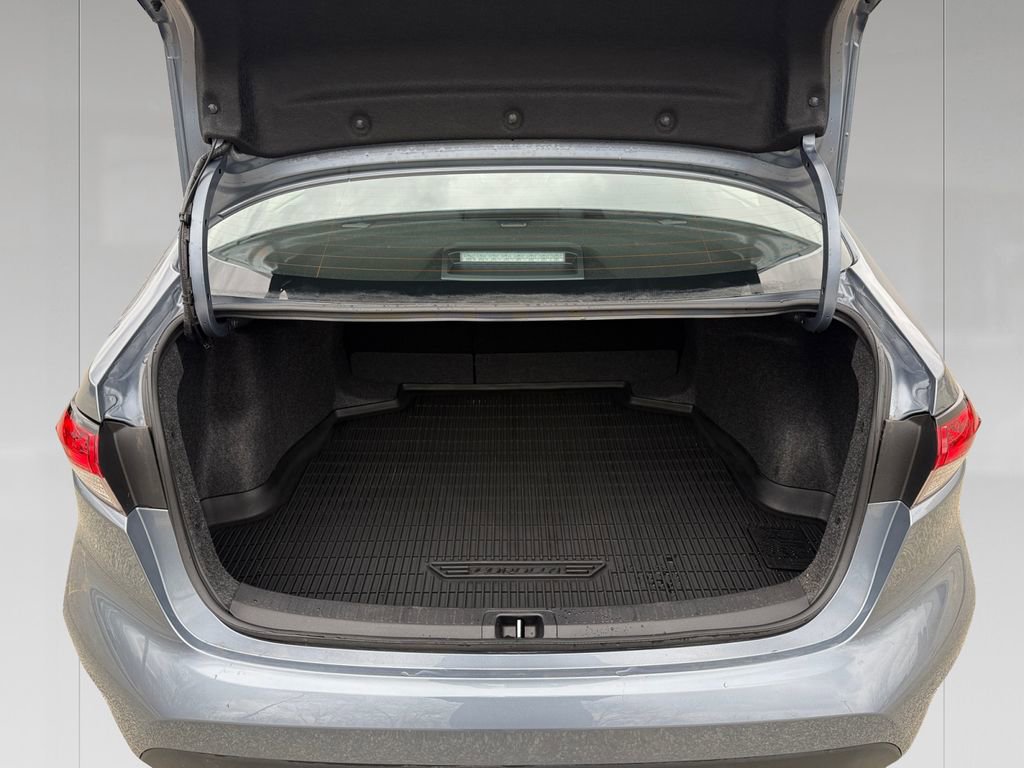 Used 2025 Toyota Corolla LE w/ LE Premium Package image 19