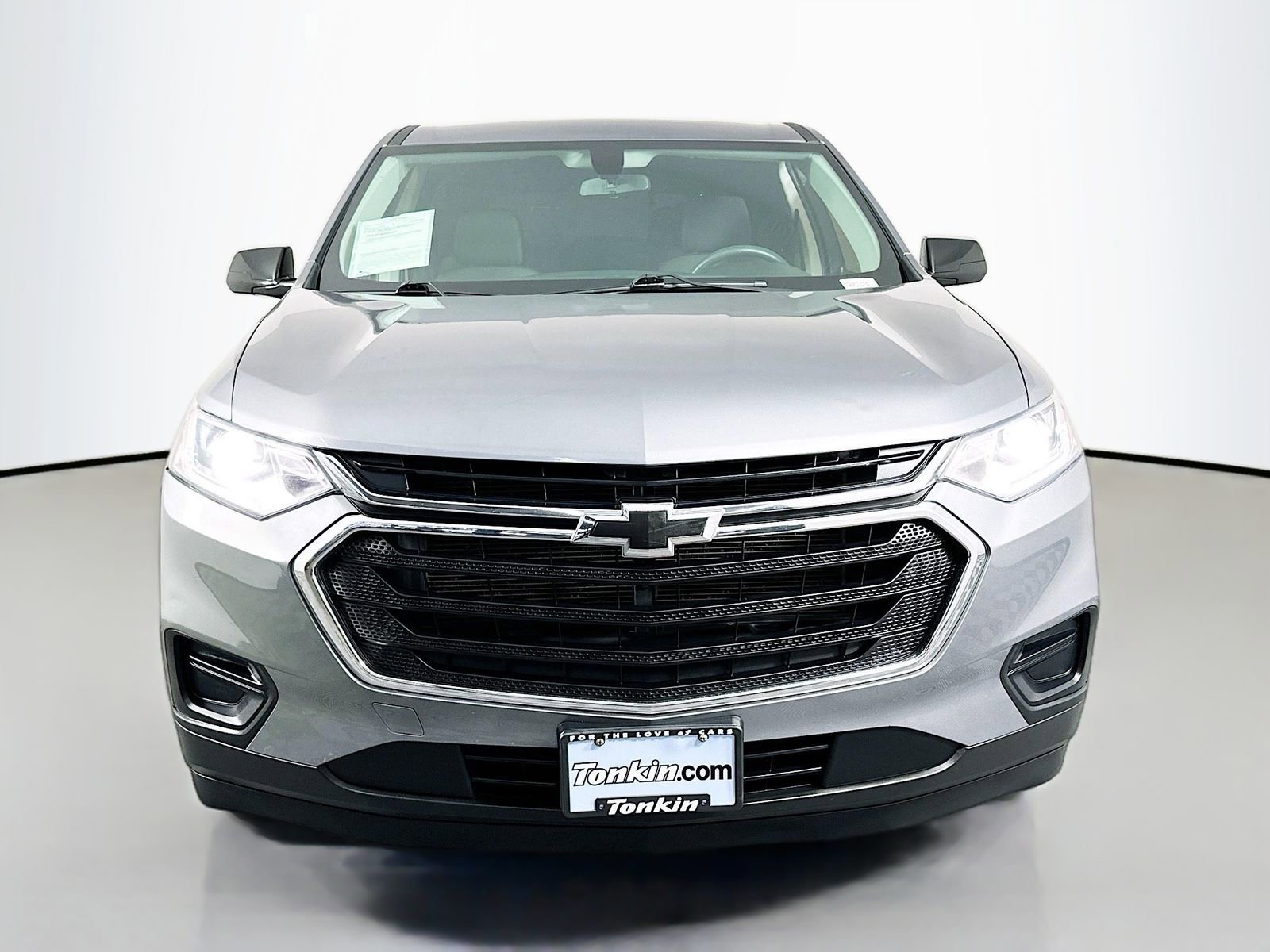 Used 2020 Chevrolet Traverse LS image 2