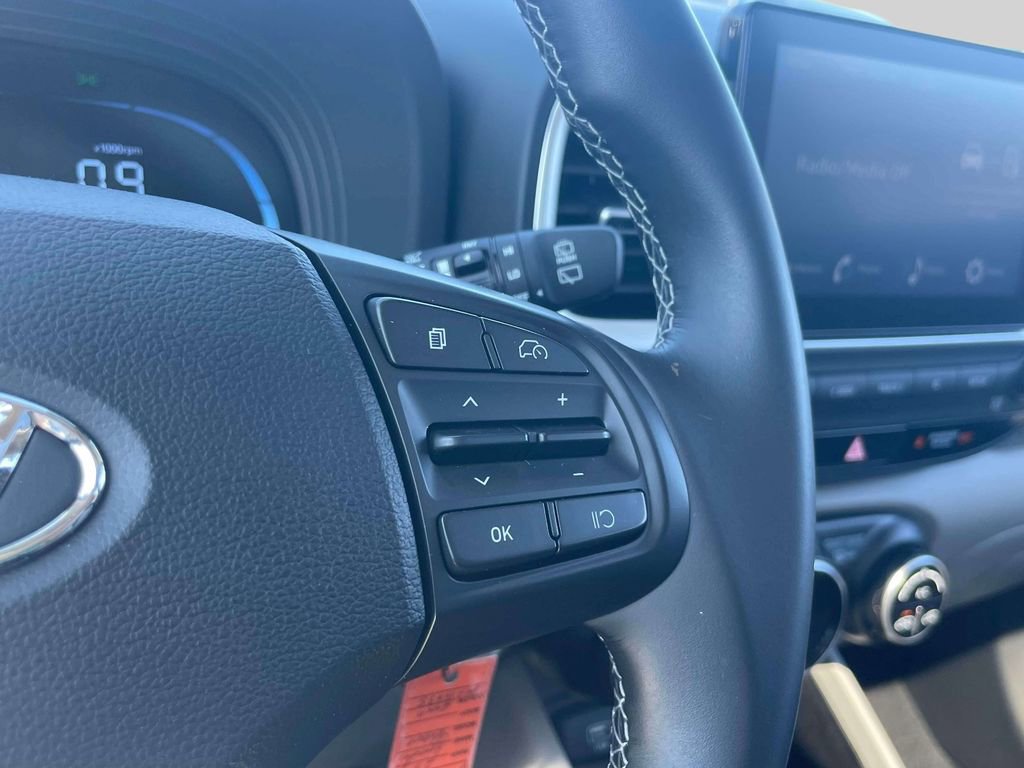 Used 2023 Hyundai Venue SEL image 22