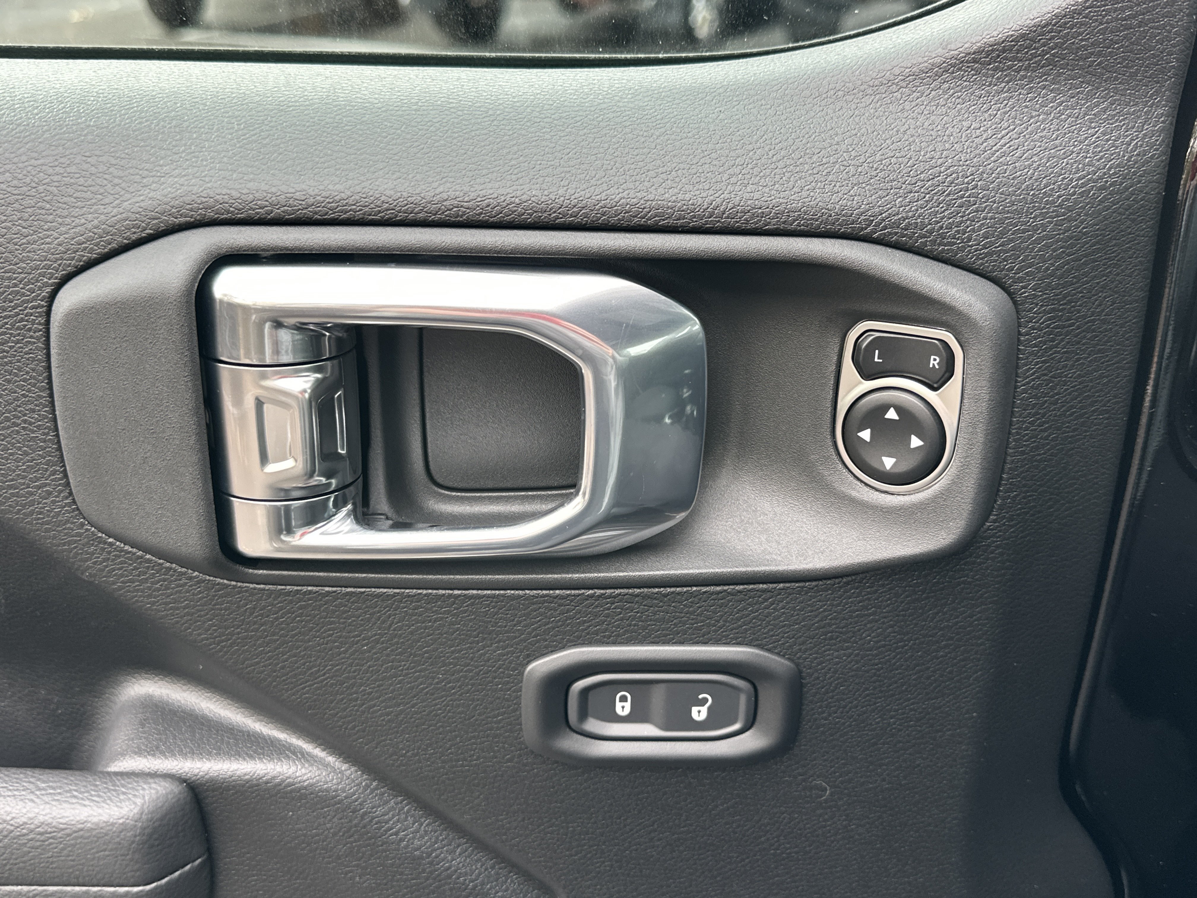 New 2026 Jeep Gladiator Sport AWD/4WD image 12