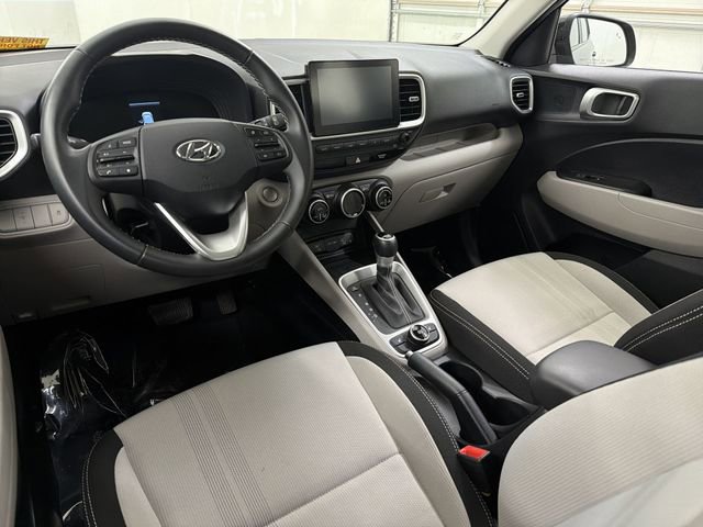 Used 2026 Hyundai Venue SEL image 17