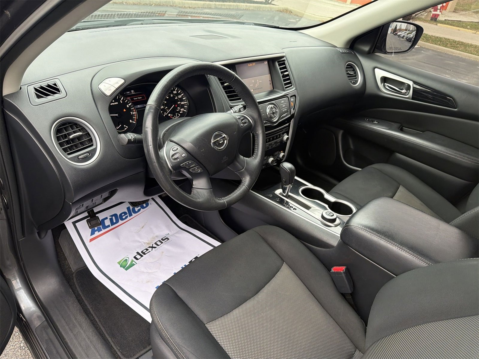 Used 2018 Nissan Pathfinder SV w/ Cargo Package image 10