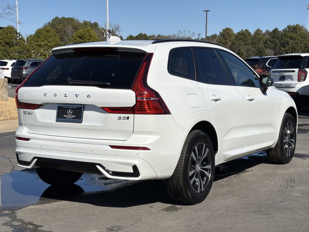 Used 2024 Volvo XC60 B5 Core image 3