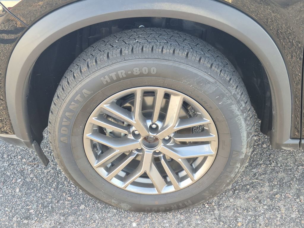 Used 2023 Nissan Rogue S image 18