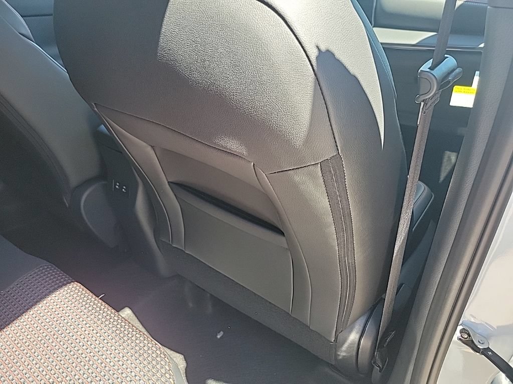 New 2025 Nissan Kicks SR FWD image 37