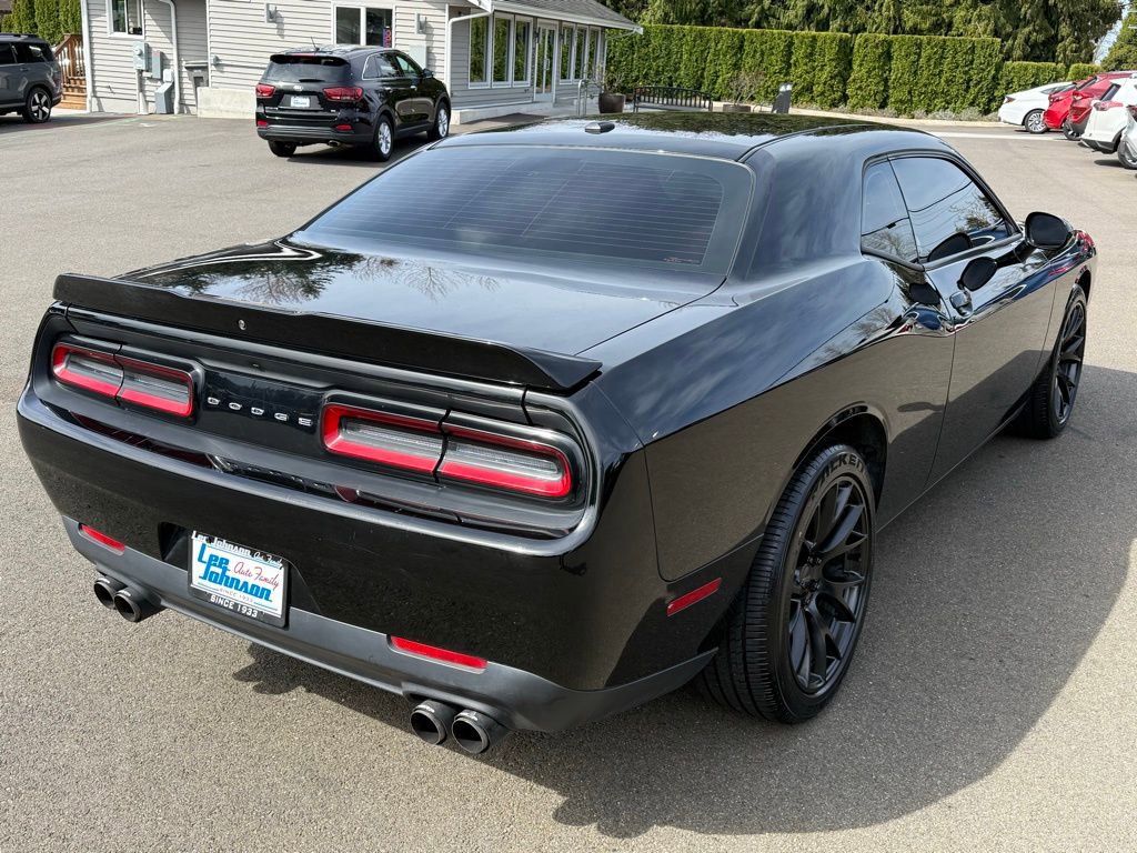 Used 2018 Dodge Challenger SXT image 5