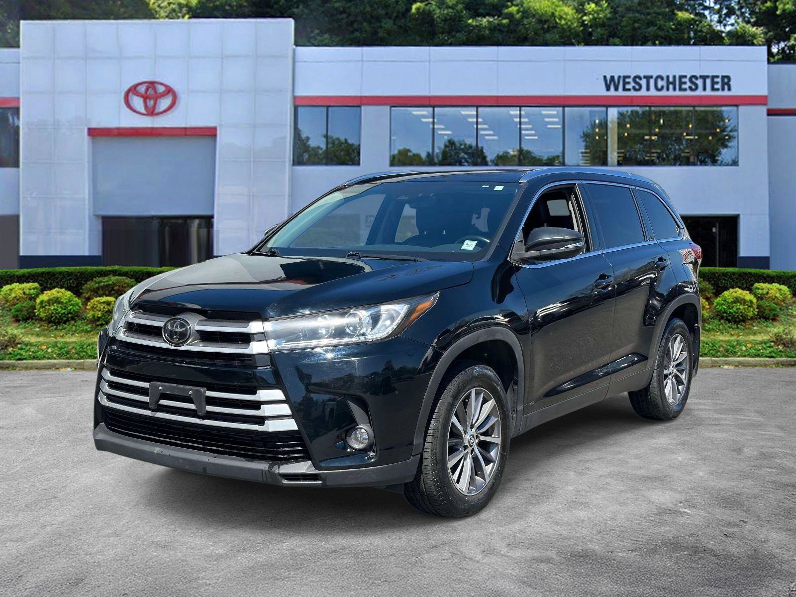 Used 2019 Toyota Highlander XLE AWD/4WD image 6