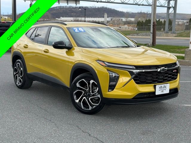 Certified 2024 Chevrolet Trax RS w/ Driver Confidence Package image 1