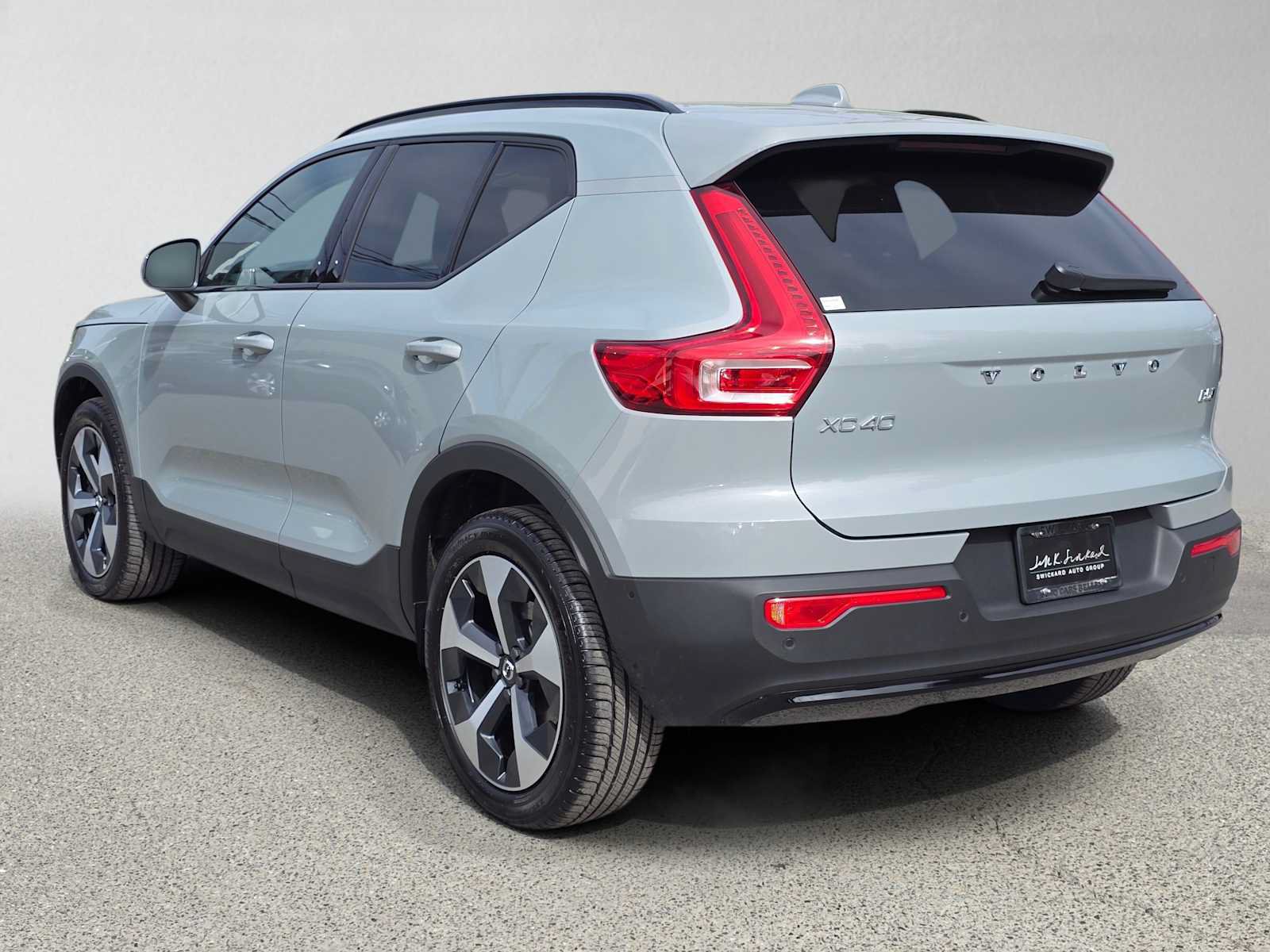 Used 2026 Volvo XC40 B5 Plus w/ Protection Package Premier AWD/4WD image 5